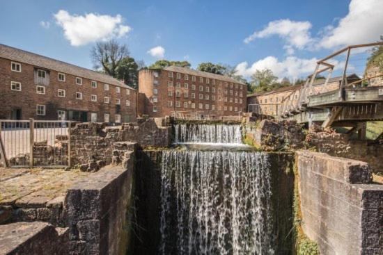 1 Coach House Mews - Matlock Bathアパートメント エクステリア 写真